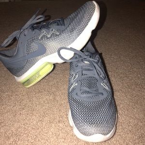 Women’s Nike Air Max Sequent 3 size 8